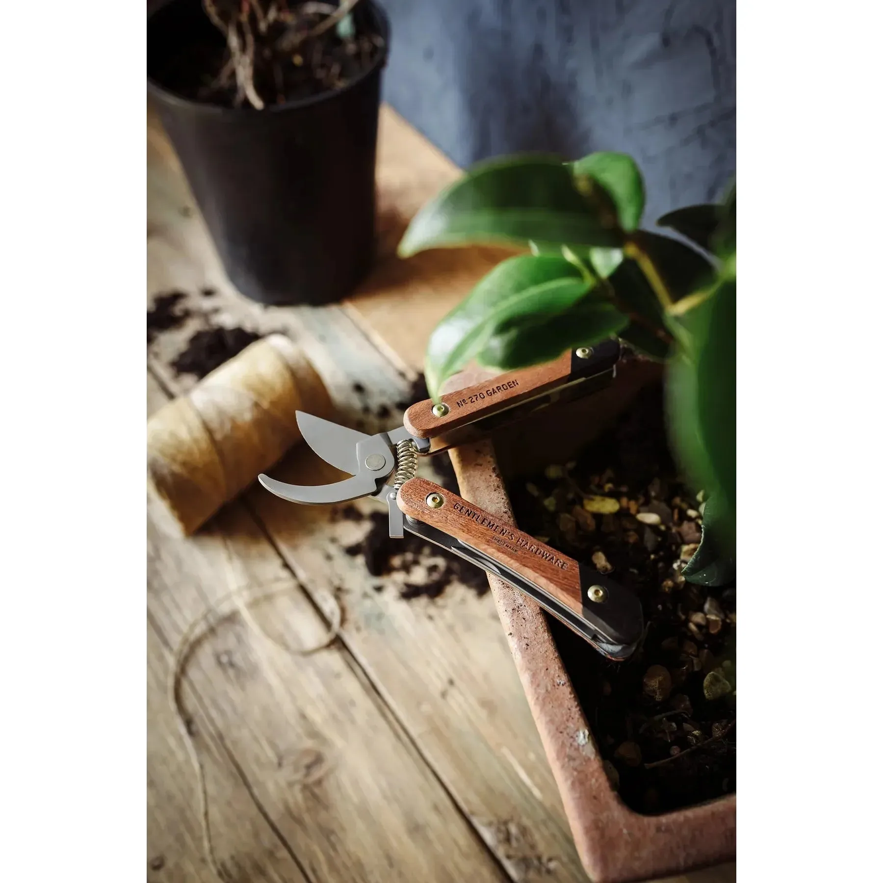 Gentlemen's Hardware 6 in 1 Garden Multi Tool