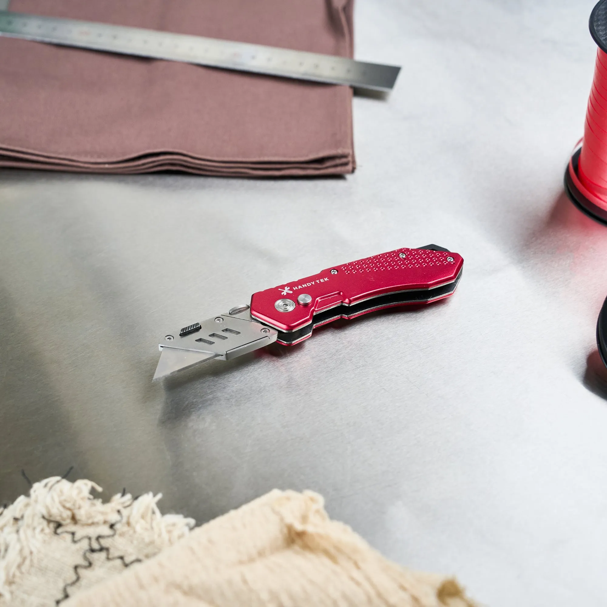 Handy Tek Red Folding Utility Knife - Quick Change, Lock Back, Heavy Duty - 6 3/4" - 6 count box