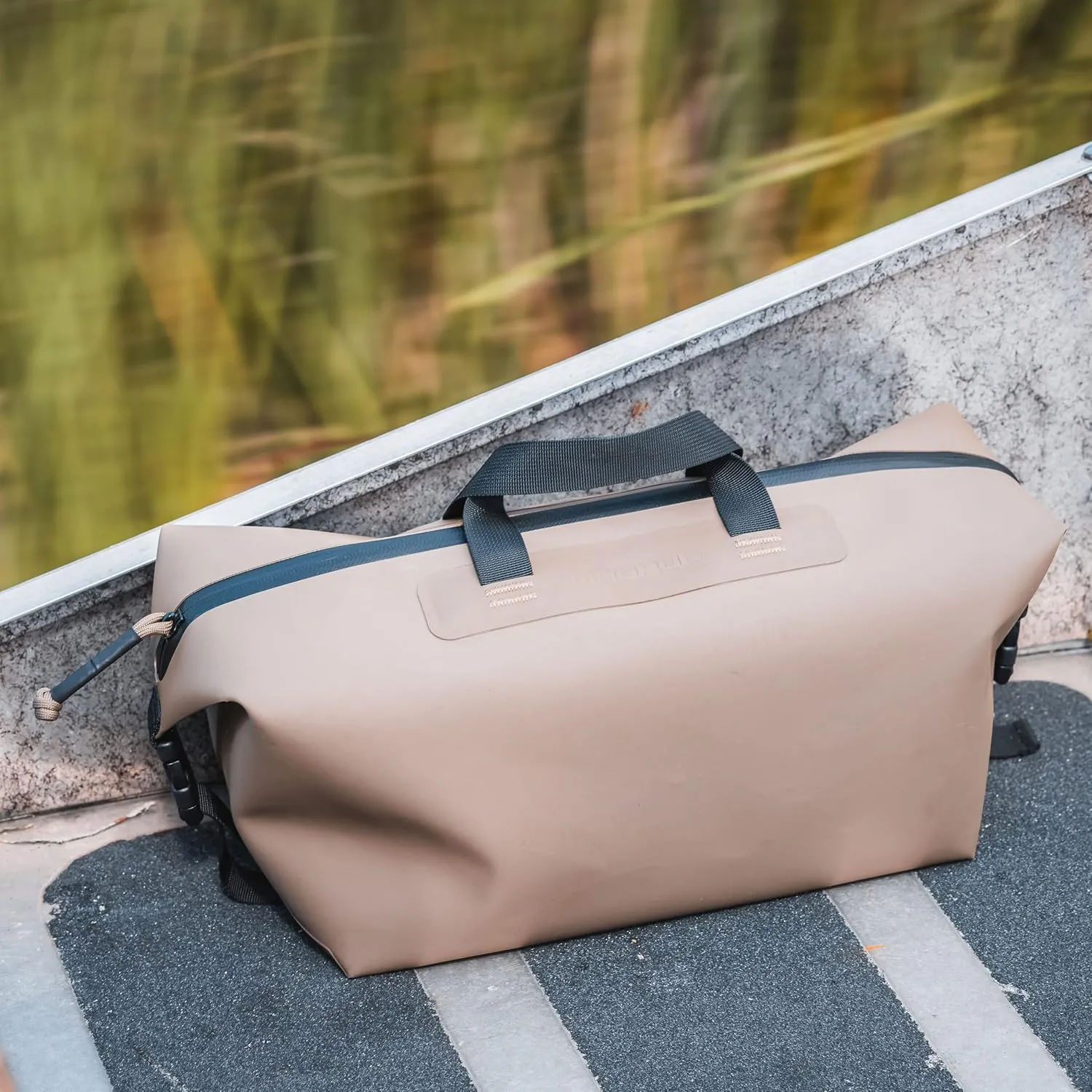 Magpul DAKA Takeout Large 8.88L Tactical Bag All-Purpose Durable Water-Resistant Heavy Duty Zipper Pouch