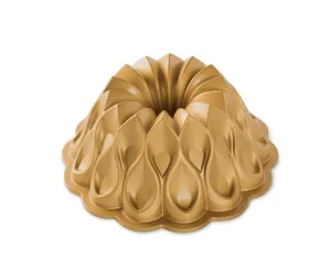 Nordic Ware :: Crown Bundt Pan