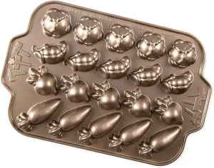 Nordic Ware Garden Patch Pan