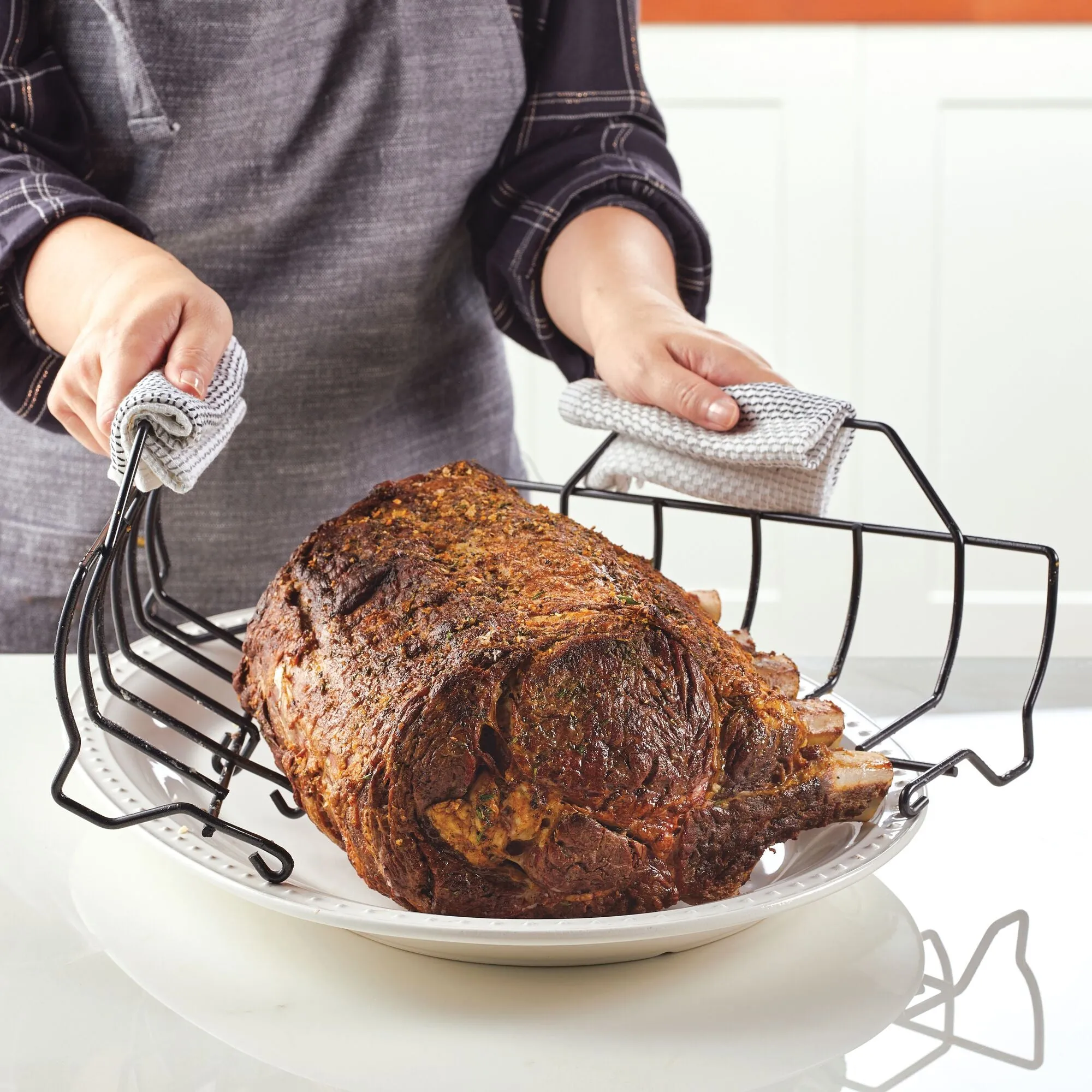 Roasting Pan: Nonstick Roaster Pan with Easy Serve Rack