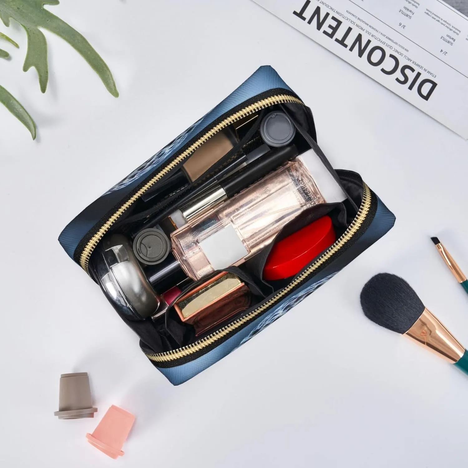 Snowy Owl Eyes Toiletry Pouch, Travel-Friendly Makeup Organizer For Makeup Brushes, Lipsticks