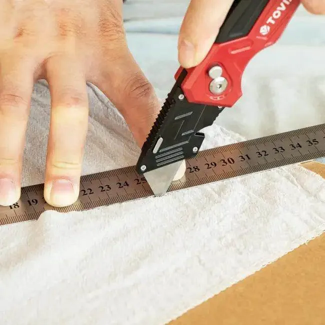 Tovia Folding Utility Knife with Handy Blade Storage