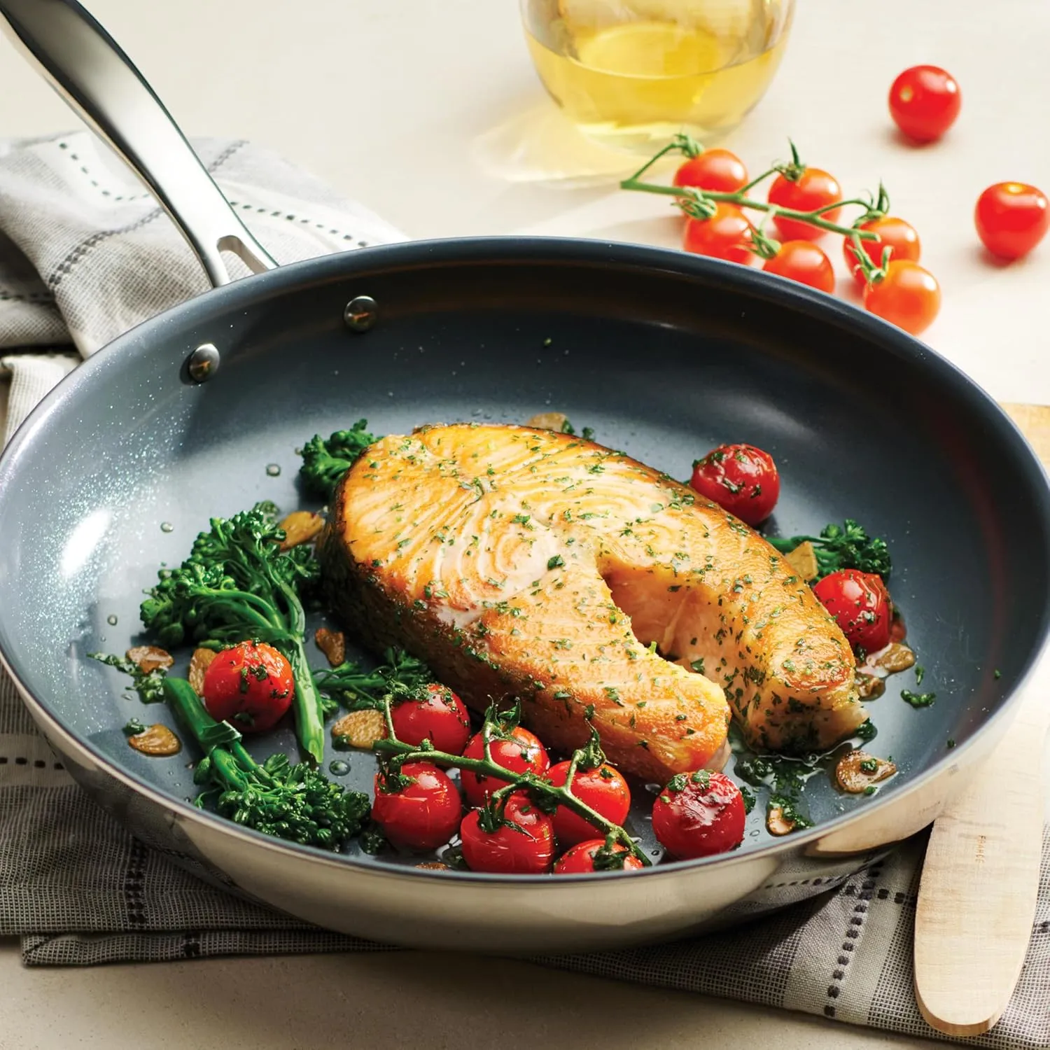 Tramontina Seattle 12-Inch Tri-Ply Clad Stainless Steel Large Frying Pan with Ceramic Non Stick Interior, Induction-Ready Nonstick Skillet, Oven-Safe, Dishwasher-Safe