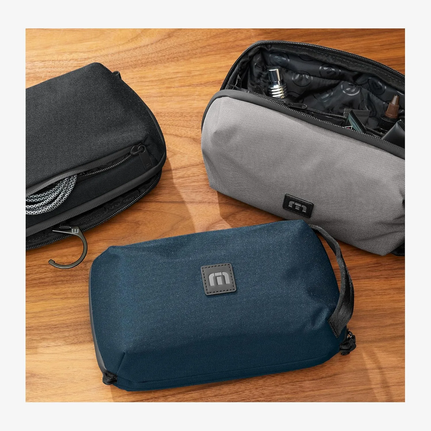 TravisMathew Approach Case TMB300, Black