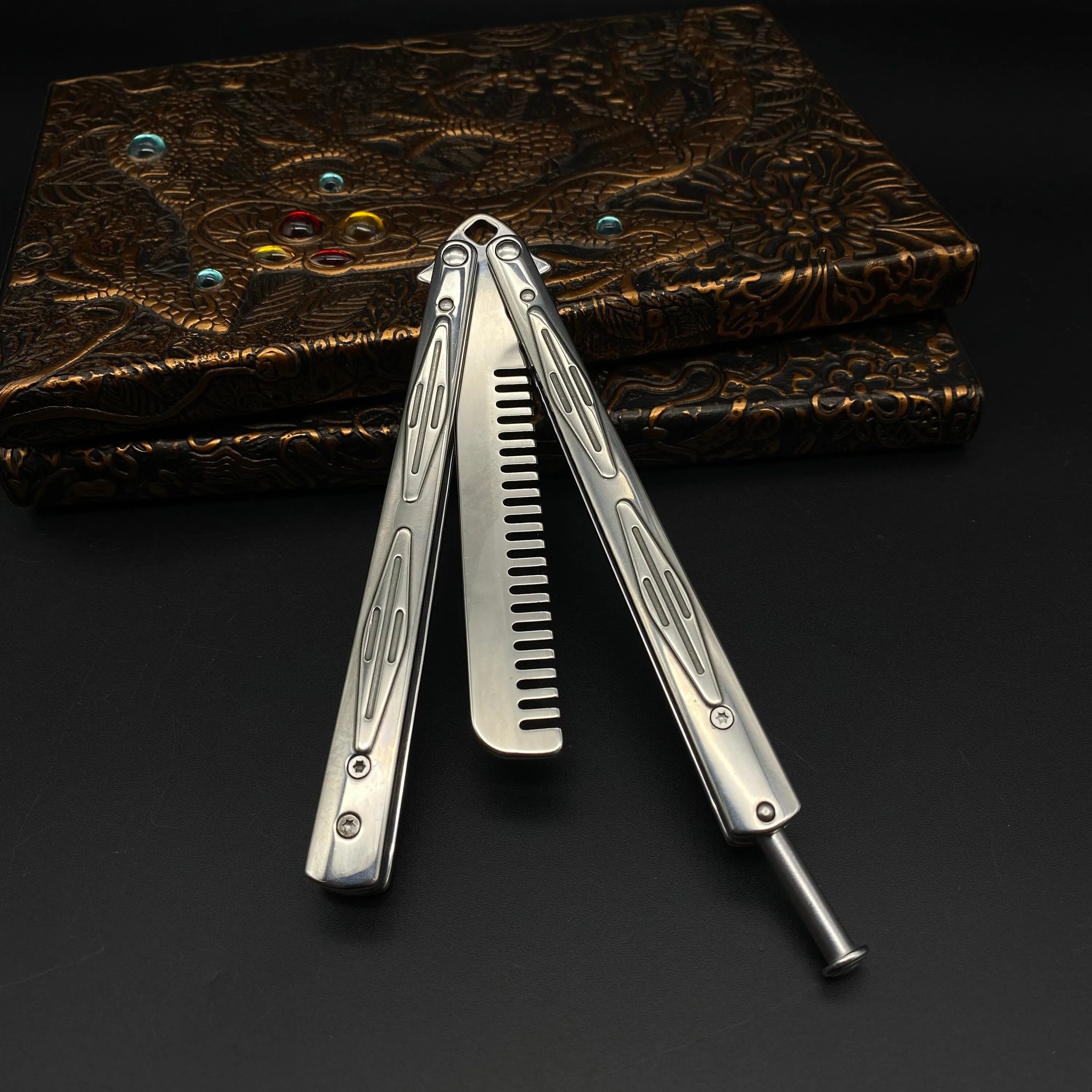 Yoru Comb Shaped Butterfly Knife