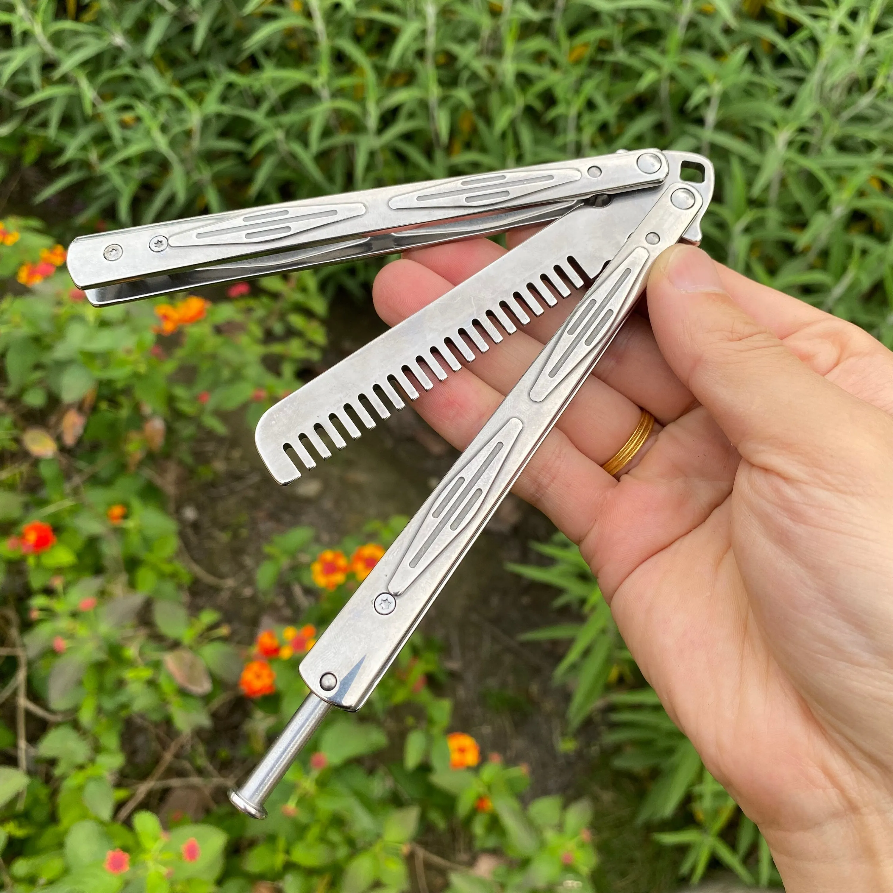 Yoru Comb Shaped Butterfly Knife